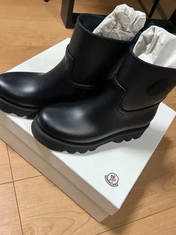MONCLER 블랙 사이드 고어 부츠