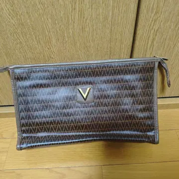V 로고 합성 피혁 파우치