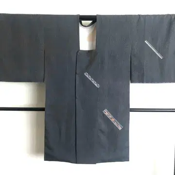 다크 그레이 겉옷 파도 무늬 자수