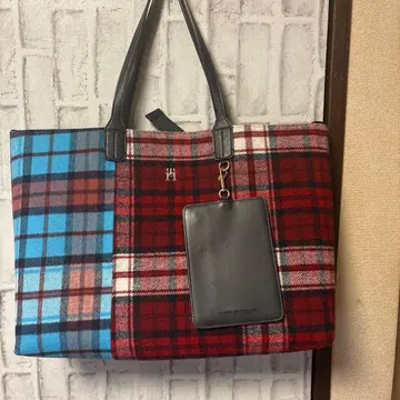 새상품급 타미힐피거 아이코닉 타미 체크 토트백