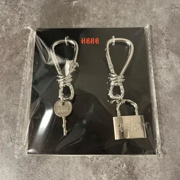 HANA 카라비너 세트 BAD LOVE 하니