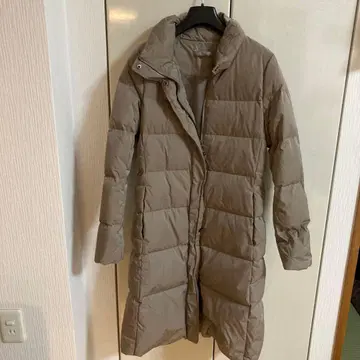 띠어리 럭스 베이지 롱 다운 자켓