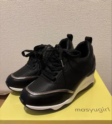 매쉬걸 와이드 통굽 스니커즈 블랙 M