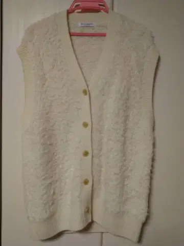 유나이티드 애로우즈 아이보리 슬리브리스 니트 베스트