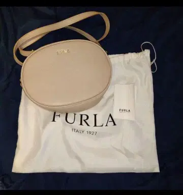 FURLA 베이지 타원형 숄더백
