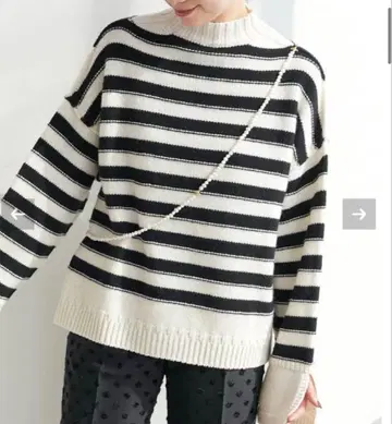 IENA 스티치 보더 니트