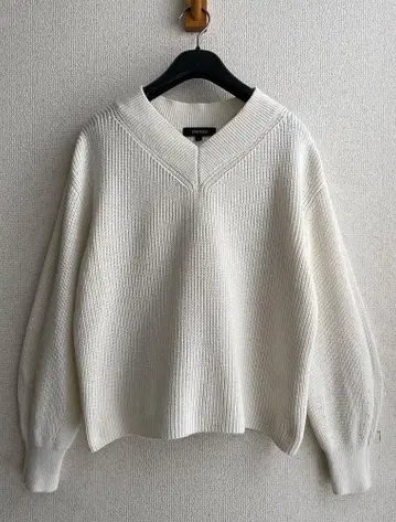 언타이틀 UNTITLED 코튼울 혼방 V넥 니트 풀오버