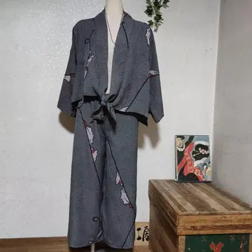 그레이 꽃무늬 캐주얼 기모노 작업복 하자품 가격