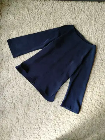 시착만 한 새상품급! PLST 네이비 긴팔 상의