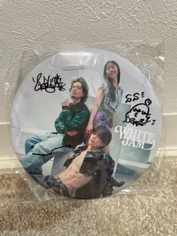 사인 포함 WHITE JAM 대형 캔뱃지 친필 사인 포함