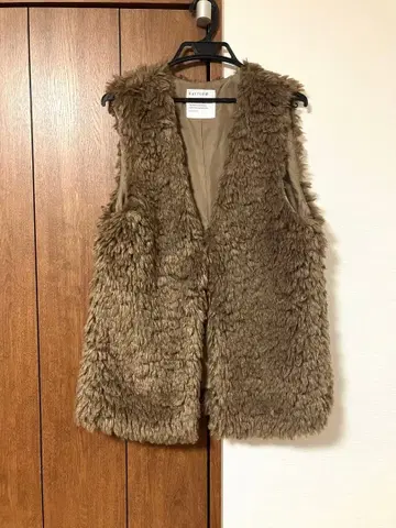 BAYFLOW 베이플로우 퍼 브라운 베스트 슬리브리스