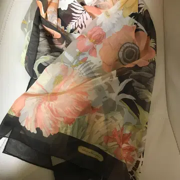Salvatore Ferragamo 플라워 프린트 스카프