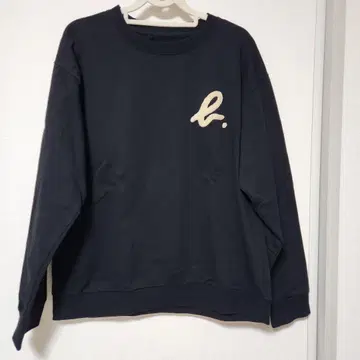 아녜스 베 블랙 맨투맨 S