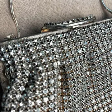 [ vintage ] 반짝이는 실버 큐빅 클러치백