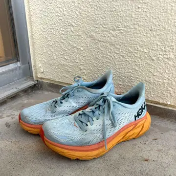 배송비 포함 HOKA 스니커즈