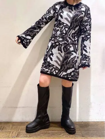 JEANASIS 클라빔무드 W 자카드 원피스