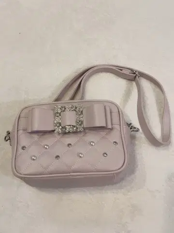 노에미 아가씨 비쥬 리본 숄더백 핑크