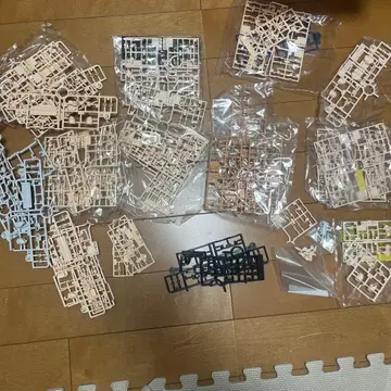 30ms 정크제품, 주로 허벅지, 드물게 팔다리