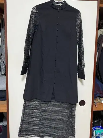 AMERI 블랙 레이스 슬리브 원피스