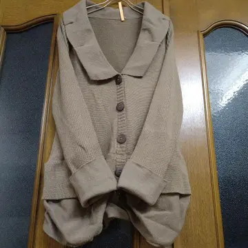 [레스피기] 베이지 니트 밑단 변형 가디건 긴팔