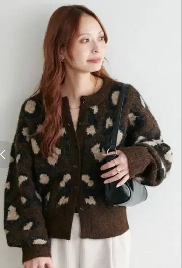 레오파드 무늬 볼륨 슬리브 가디건