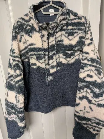 Reebok 숏 기장 후디 새상품 [ 익명 배송 ] 가격 인하했습니다