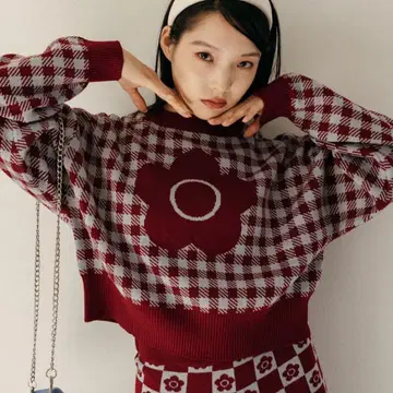 마리콴트 x PUBLUX 데이지 자카드 니트