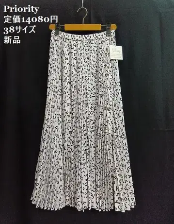 새상품 프라이오리티 알파벳 패턴 플리츠 스커트 38 사이즈