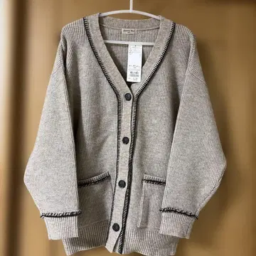 배색 스티치 V 니트 가디건 [ 새상품 ]