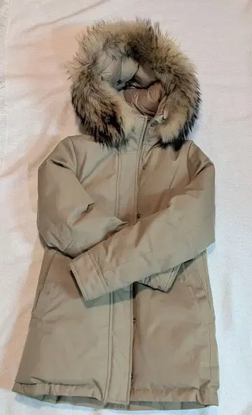 PYRENEX 베이지 다운 자켓 JP 36