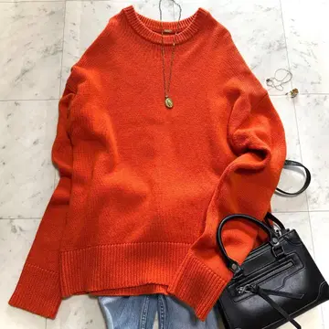 새상품급 미라 오웬 울 100% 크루넥 베이직 니트