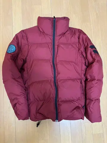 Hurley 빨간색 다운 자켓