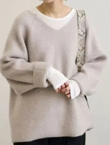 FRAMeWORK 퍼얀 접결 V넥 풀오버