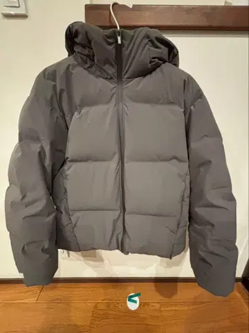 [ UNIQLO ] 심리스 다운 후드티 사이즈 M 그레이