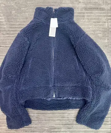 three dots 네이비 에코 퍼 보아 봄버 자켓 히가시하라 아키 착용