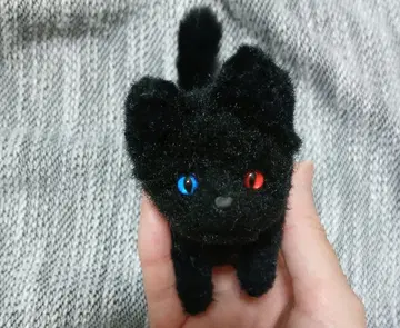 검은 고양이 아트 인형