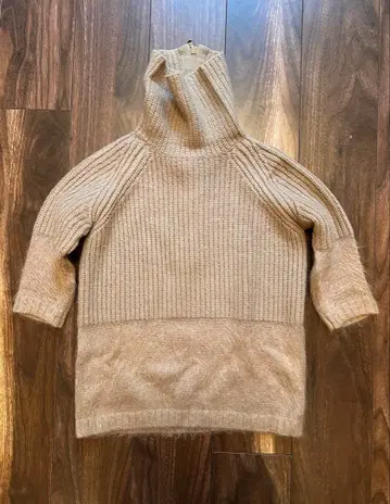 베이지 하이넥 니트 반팔