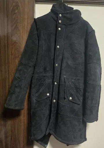 glamb 리얼 무스탕 모즈 코트 블랙