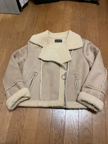 SpRay 베이지 무스탕 자켓