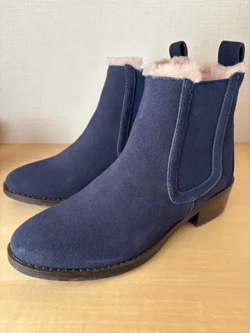 미사용 새상품 EMU 에뮤 네이비 사이드 고어 부츠