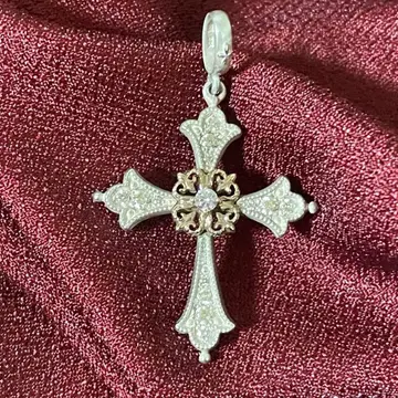 로리 로드킨 *love&hate* 고딕 크로스 펜던트 탑 콤비