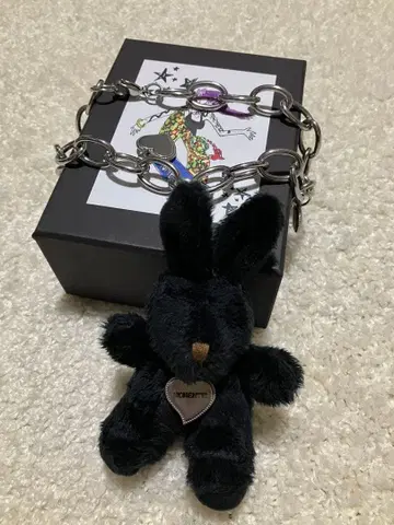 MOMENTEL Black Rabbit Necklace