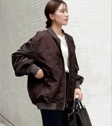 컨디션 최상 R'IAM 플라주/MA1 MIDDLE 블루종 브라운