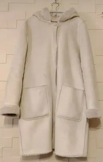 [ Doux archives ] 후드 탈부착 가능 페이크 무스탕 코트