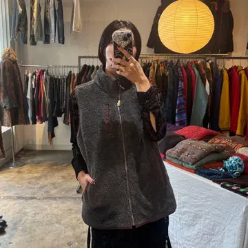 Carhartt nylon & boa reversible vest