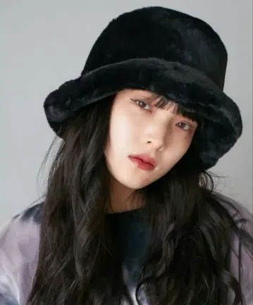 RASVOA 한국 aespa HANA 퍼 버킷햇 블랙