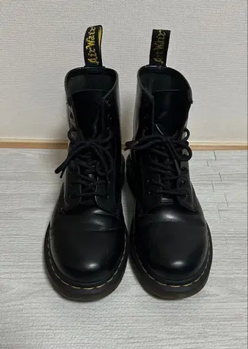 닥터마틴 8홀 부츠 24.5