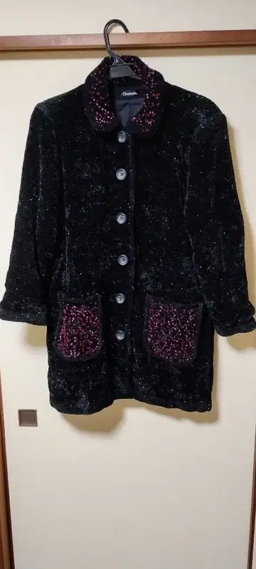 Chamois 비즈 장식 블랙 자켓 코트