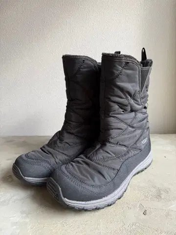 컨디션 최상 keen 스노우 부츠 블랙 25cm