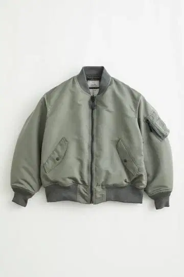 새상품 완판템 HYKE 애로우즈 별주 MA-1 Size 4